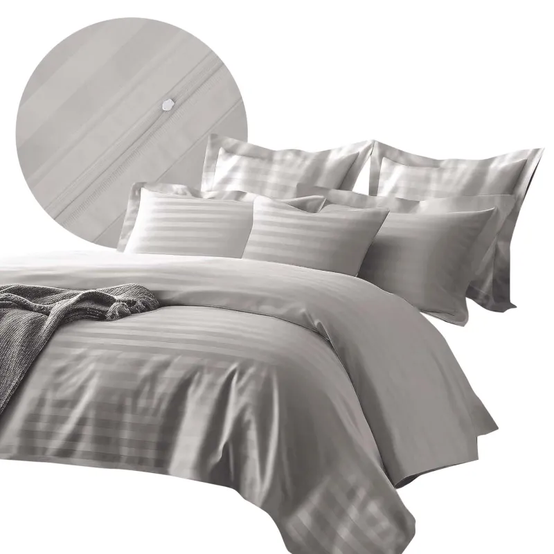 Pościel BAMBOO STRIPE GREY Darymex – widok kompletu i detal tkaniny