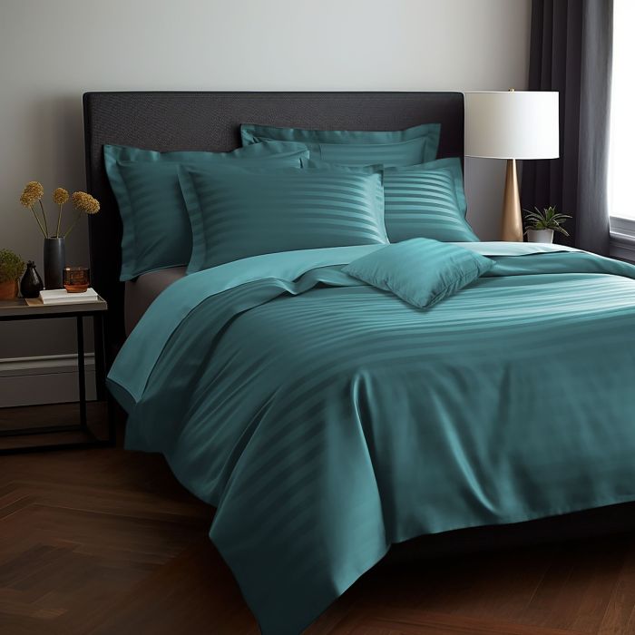 Pościel BAMBOO STRIPE SEA TURQUOISE Darymex – aranżacja na łóżku