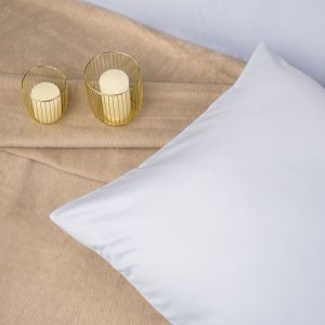 Pościel SATYNLOVE CLASSIC BIAŁY 603 Darymex – poszewka w aranżacji