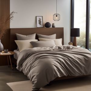 Pościel SATYNLOVE CLASSIC CIEMNY BEŻ 041 Darymex – aranżacja na łóżku