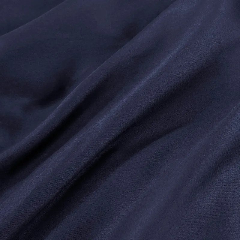 Pościel SATYNLOVE CLASSIC CIEMNY GRANAT 026 Darymex – detal tkaniny