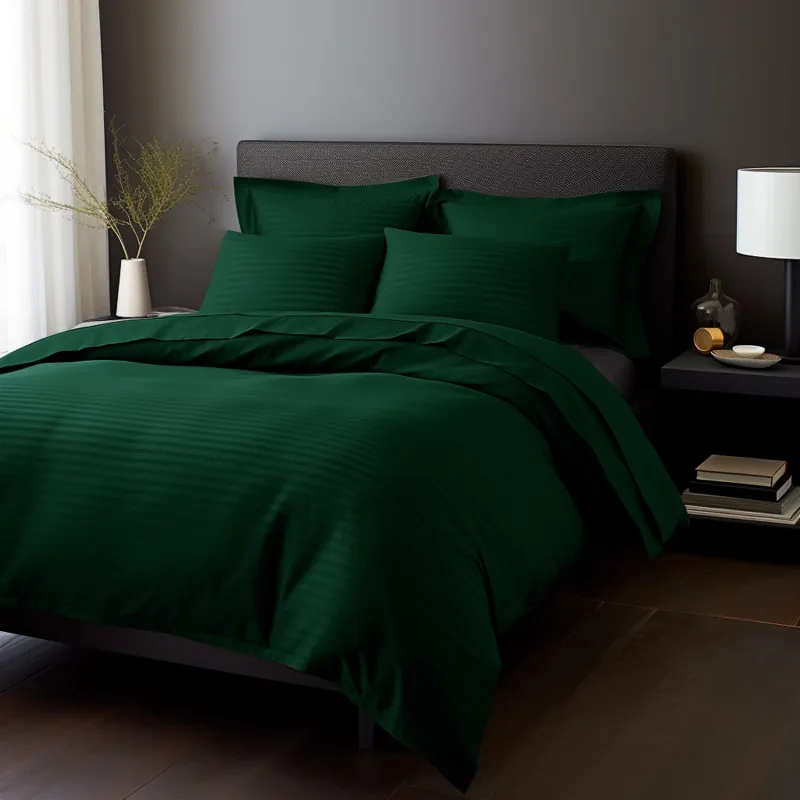 Pościel EXCLUSIVE CIZGILI DARK GREEN Darymex – aranżacja na łóżku