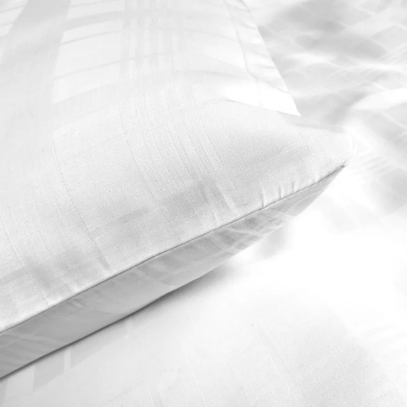 Pościel EXCLUSIVE MARSELA WHITE Darymex – narożnik poszewki w kratę
