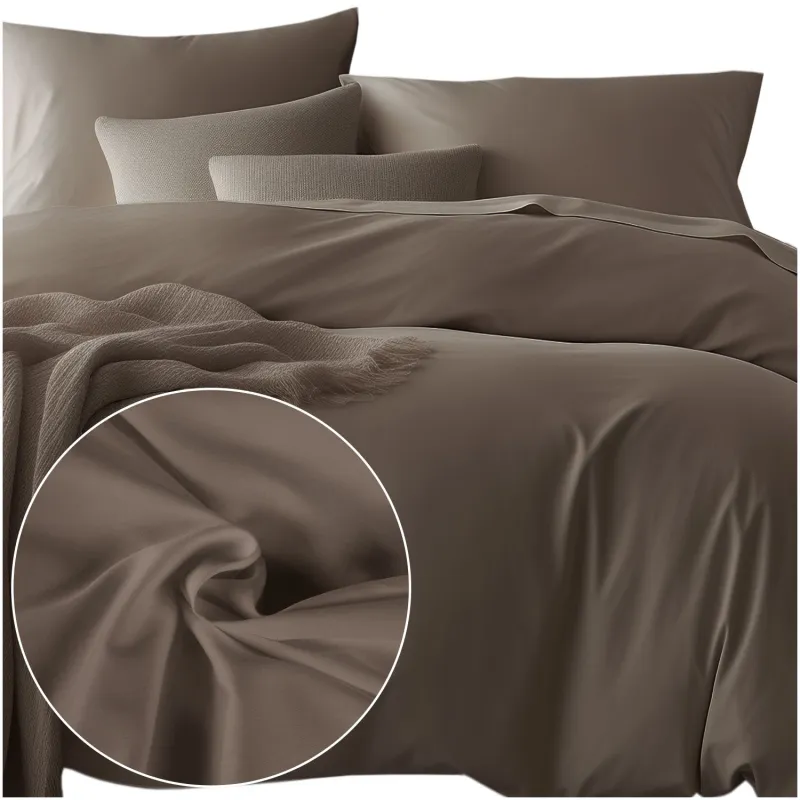 Pościel SATYNLOVE CLASSIC SEPIA 043 Darymex – widok z przodu i detal tkaniny