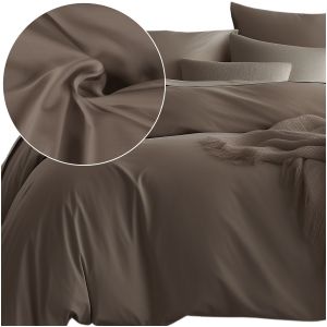 Pościel SATYNLOVE CLASSIC SEPIA 043 Darymex – widok z boku i detal tkaniny