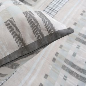 Pościel COTTONLOVE 71515/1 Darymex – narożnik poszewki z ciemną krawędzią