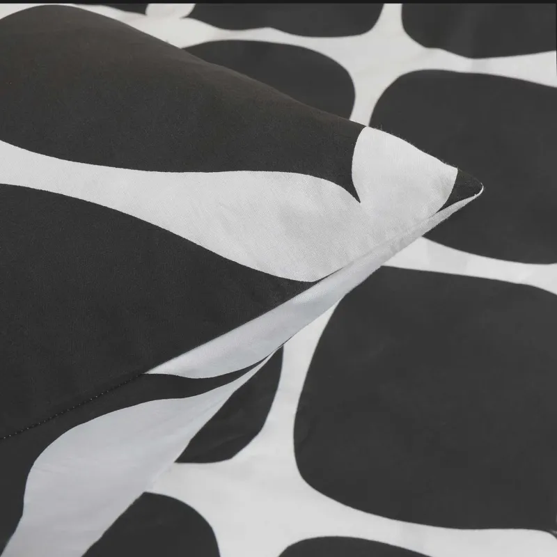 Pościel COTTONLOVE EXCLUSIVE NOIR Darymex – narożnik poszewki w czarno-biały wzór