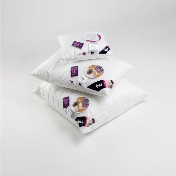 Trzy rozmiary białych poduszek pikowanych QUALLO AMZ