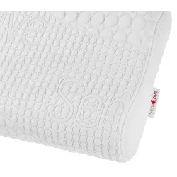 Detal pikowanego pokrowca poduszki MILLENIUM COMFORT Senactive z logo producenta