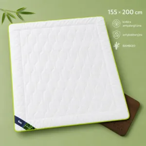 Kołdra BAMBOO i jej właściwości 155x200 AMZ z białym poszyciem